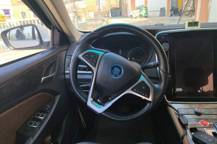 Used BYD Qin New Energy 2017 1.5T Luxury Model Steering Wheel