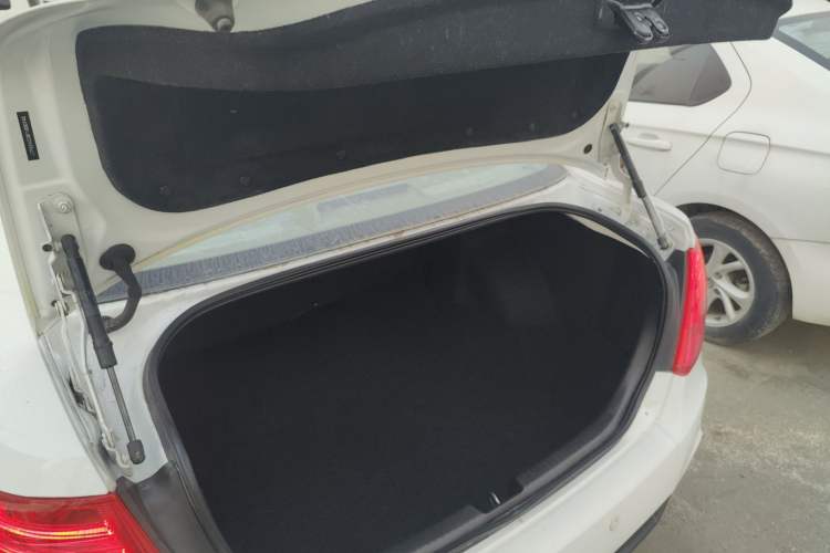 Used Bestune B50 2013 1.6L manual Comfort trim level