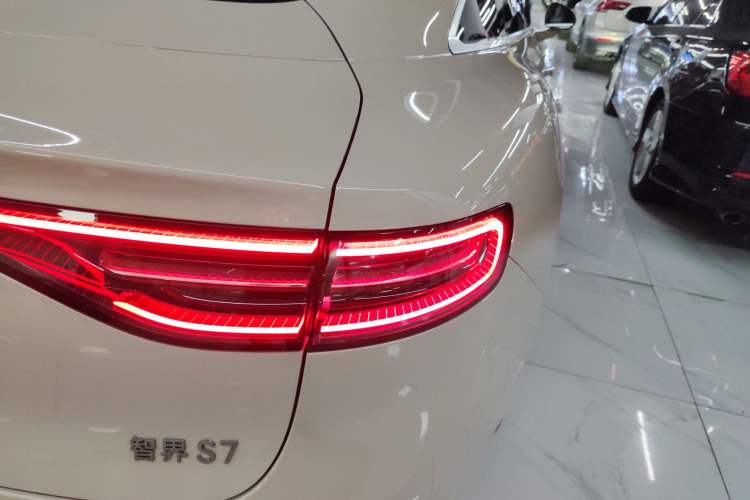 Used Hima Luxeed S7 2025 855 km Max