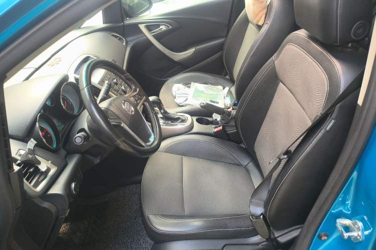 Used Buick GT 2010 XT 1.6L Automatic Fashion Edition