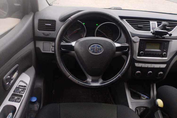 Used FAW Senya S80 2013 1.5L Manual 5-Seat Urban Fashion Edition Steering Wheel