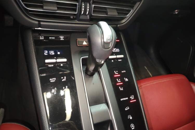 Used Porsche Macan 2022 Macan 2.0T