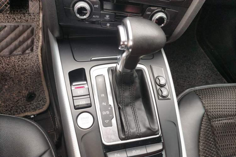 Used Audi A4L 2016 35 TFSI Collector's Edition Automatic Standard Model Gear Lever