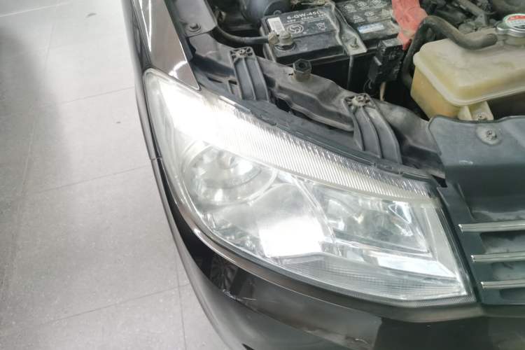 Used Dongfeng Fengon 330 2017 1.5L Manual Utility II DK15 Right Front Headlight