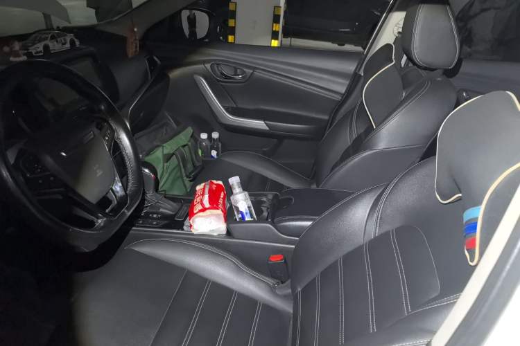 Used Venucia T90 2020 2.0L CVT Smart Connect & Smooth Drive Edition Left Front Seat