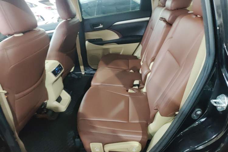 Used Toyota Highlander 2015 2.0T Four-Wheel Drive Elite Edition 7-Seater
