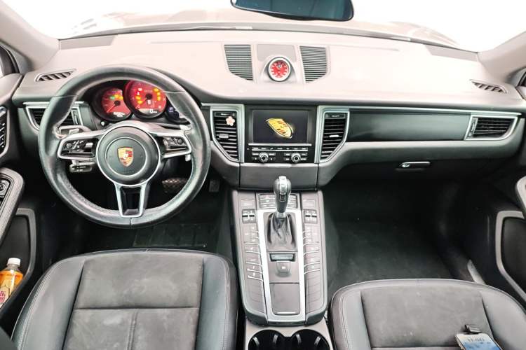 Used Porsche Macan 2014 Macan 2.0T Center Console