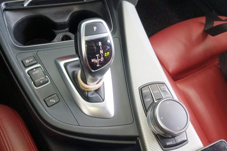 Used BMW 3 Series 2018 320i M Sport Night Edition Gear Lever