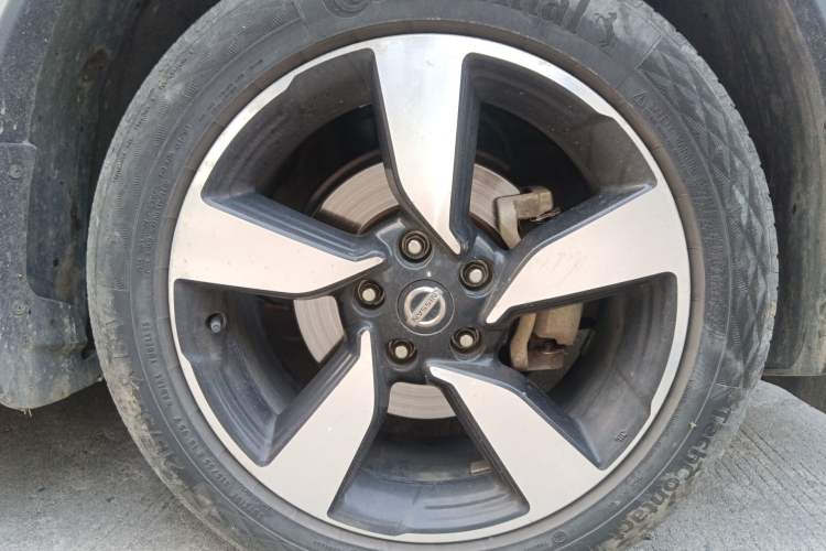 Used Nissan Qashqai 2017 2.0L CVT Luxury Edition China VI Standard Right Front Wheel Hub
