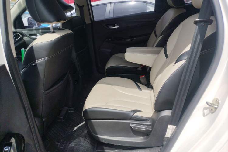 Used Baojun 730 2021 1.5T CVT Fashion Version 7 Seats