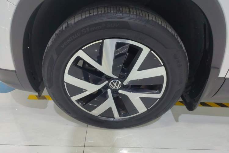 Used Volkswagen Tayron 2023 330TSI Two-Wheel-Drive Luxury Plus Advanced Version Exterior 4