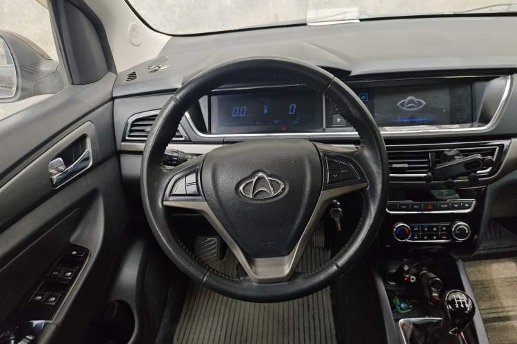 Used CHANGAN KAICHENG Oushang A600 2016 1.5L Manual Luxury 7-Seater Steering Wheel