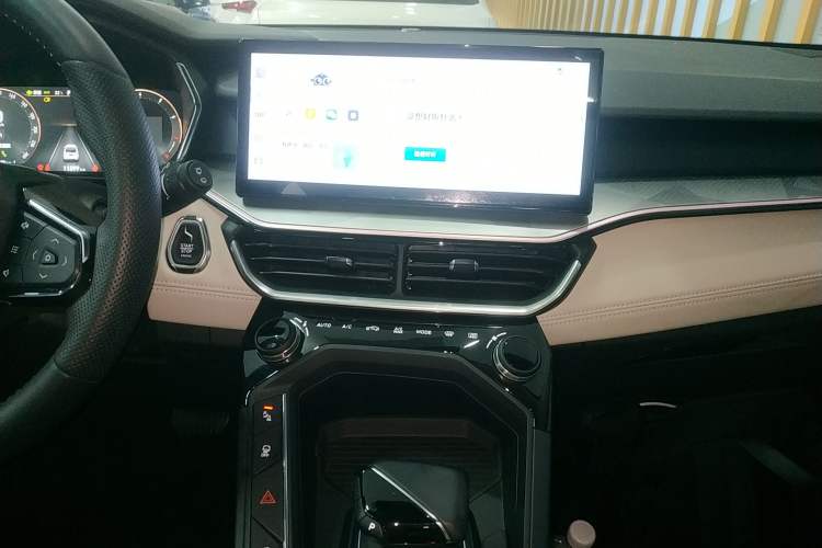 Used Lynk & Co 06 2023 Remix 1.5T Shero Audio And AC Panel