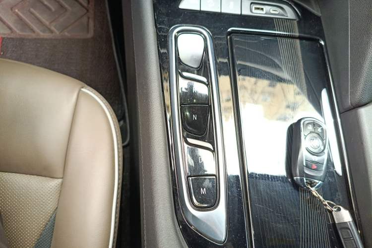 Used Buick Enclave 2022 652T 4x4 Prestige Flagship 7-Seater Gear Lever