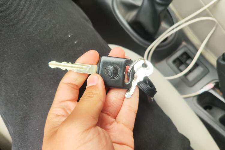 Used Venucia R30 2014 1.2L Manual Enjoyment Edition