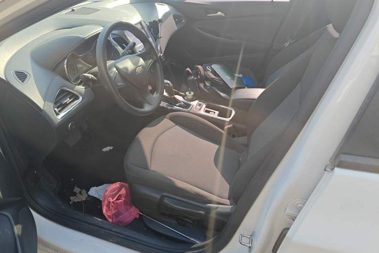 Used Chevrolet Cruze 2017 1.5L Automatic Pioneer Sunroof Edition Left Front Seat