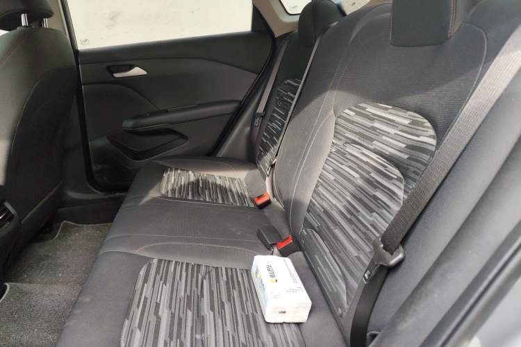 Used Chevrolet Monza 2019 Redline 320T Dual-Clutch Joyful Edition China VI Standard Left Rear Seat