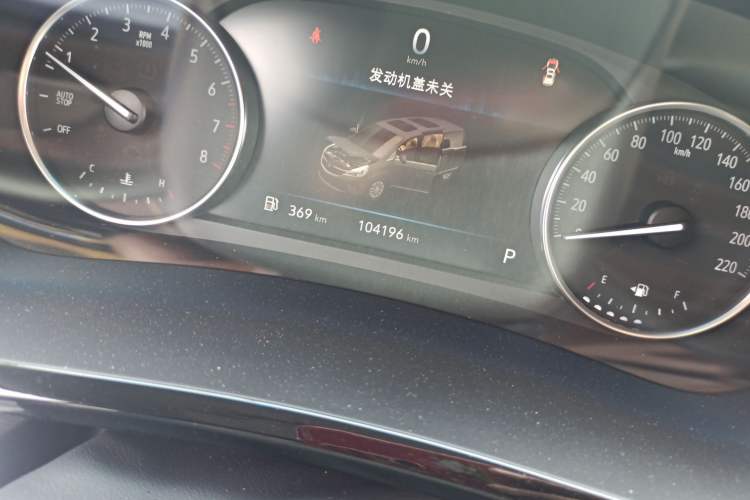 Used Buick GL8 2020 Land Business Class 652T Luxury Model Odometer Close Up