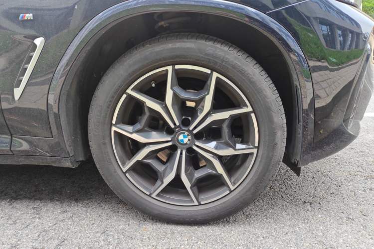 Used BMW X3 2022 xDrive25i M Sport Package Right Front Wheel Hub