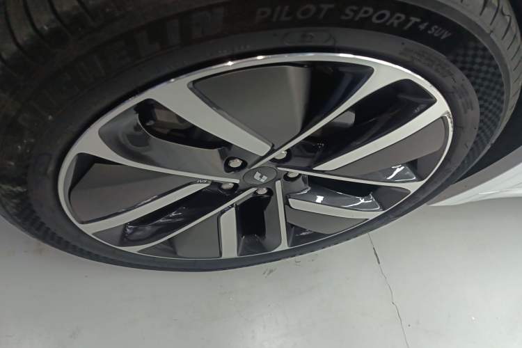 Used Li Auto L7 2023 Max model Left Front Wheel Hub