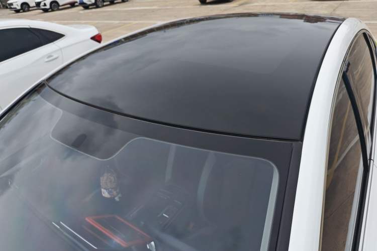 Used Roewe i6 MAX 2020 300TGI Automatic Cool & Stylish Skyroof Edition Roof