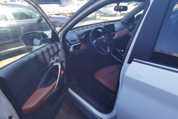 Used Baojun 510 2017 1.5L Manual Luxury Model Driver Seat