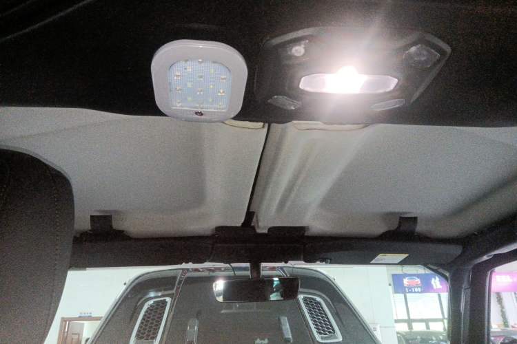 Used Jeep Wrangler 2018 2.0T Sahara Four-Door Edition