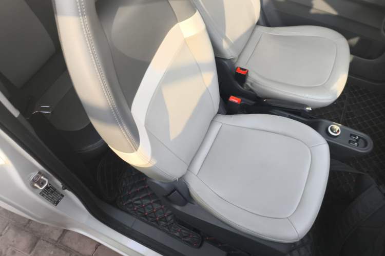 Used Wuling Hongguang MINIEV 2021 Macaron Fashion Model Lithium Iron Phosphate