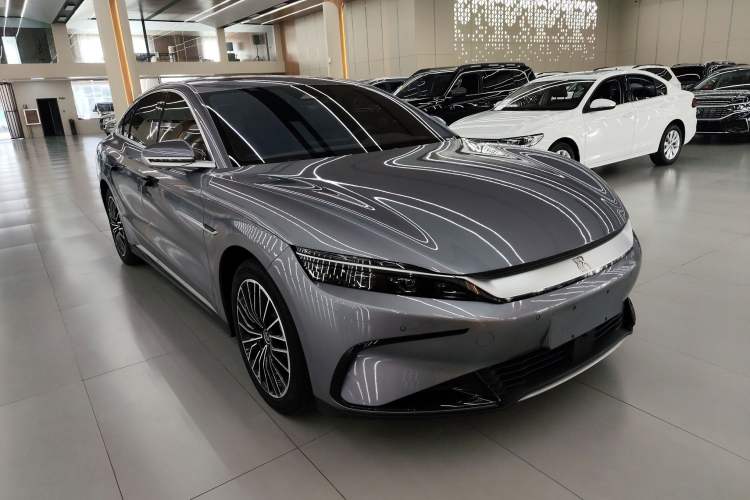 Used BYD Han 2024 EV Glory Edition 506KM Front-Wheel-Drive Premium Model Front Right 45 Deg