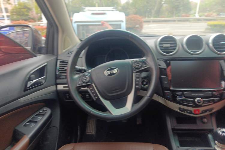 Used BYD S7 2016 1.5T Manual Luxury Edition Steering Wheel