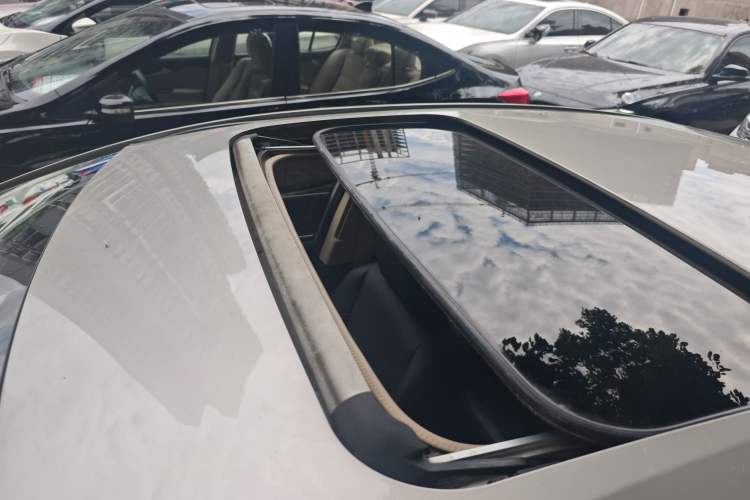 Used Toyota Corolla 2017 Revised Version 1.2T S-CVT GL-i Leather Edition Roof