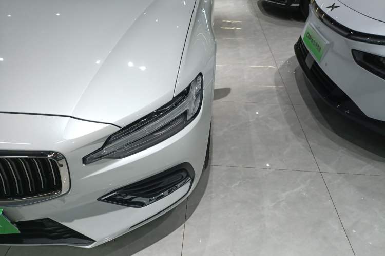 Used Volvo S60 2023 B4 Zhiyuan Luxury Edition
