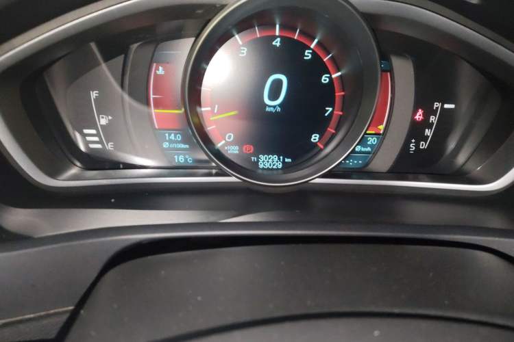 Used Volvo V40 2014 2.0T Zhiya Edition
