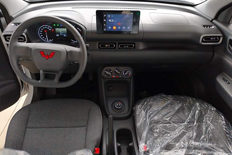 Used Wuling Hongguang New Energy 2024 All-Electric Model 300KM Standard Version
