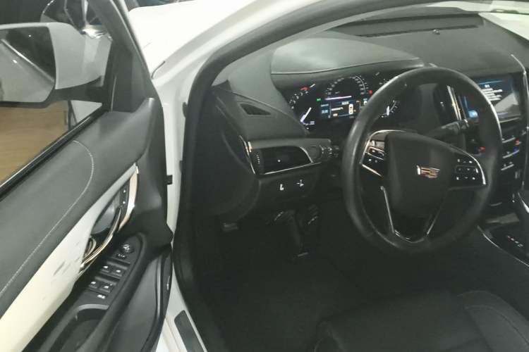 Used Cadillac ATS-L 2017 28T Fashion Edition
