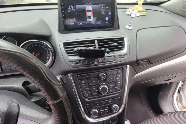 Used Buick Encore 2015 1.4T Automatic Two-Wheel Drive Urban Elite Version
