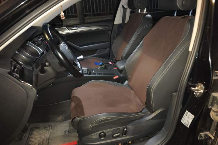 Used Volkswagen Magotan 2020 280TSI DSG Leading Edition
