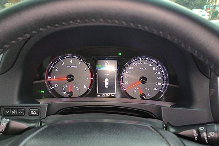 Used Toyota Crown 2015 2.0T Fashion Edition
