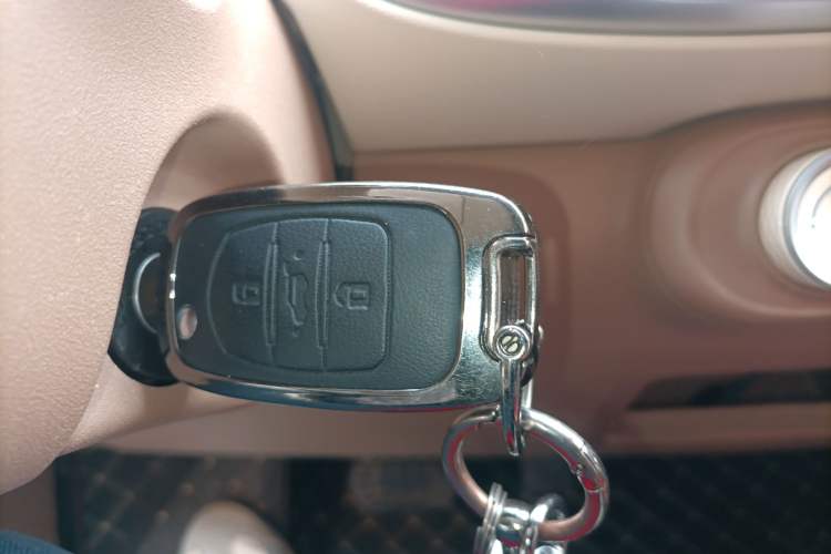 Used Wuling Hongguang MINIEV 2025 Four-Door Version Advanced Edition Vehicle Key