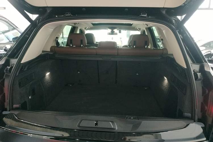 Used BMW X5 2022 xDrive40i M Sport Package Trunk