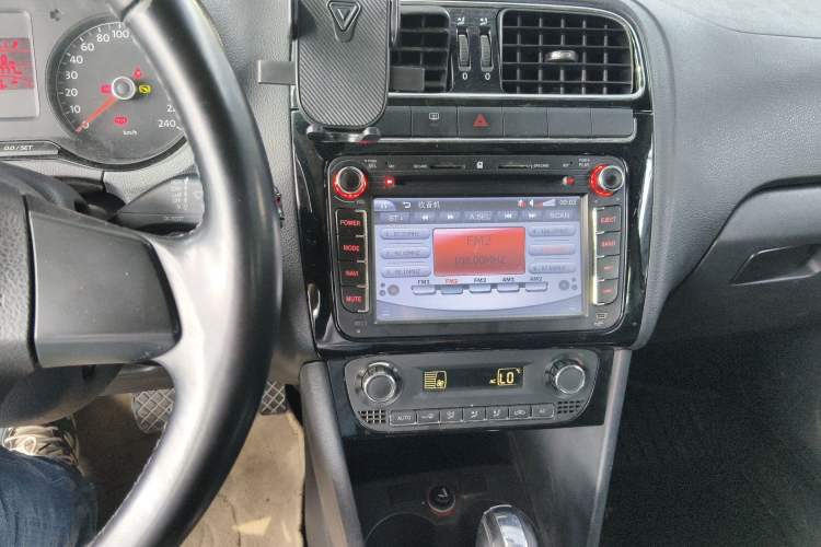 Used Volkswagen Polo 2011 1.6L Automatic ZhiKu Edition
