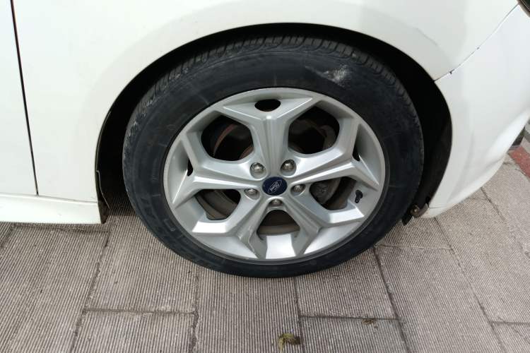 Used Ford Focus 2012 Hatchback 2.0L Automatic Luxury Sport Model
