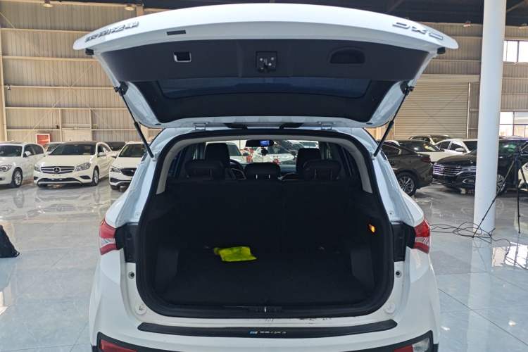 Used Soueast DX5 2021 1.5L Manual Deluxe Upgrade Version
