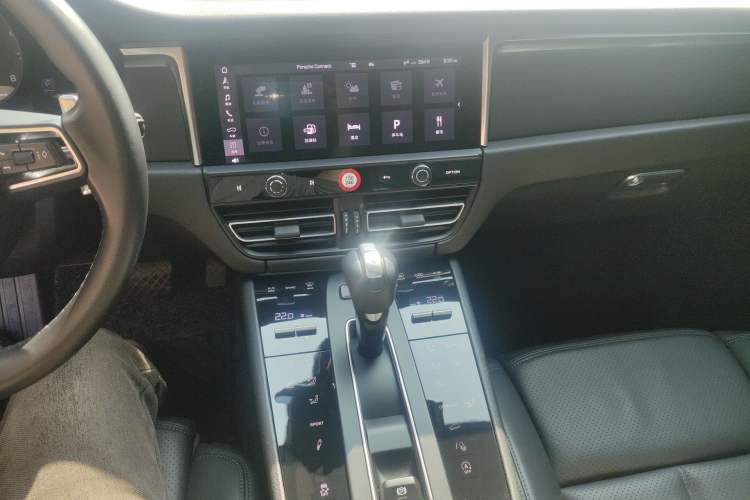 Used Porsche Macan 2024 Macan 2.0T Audio And AC Panel