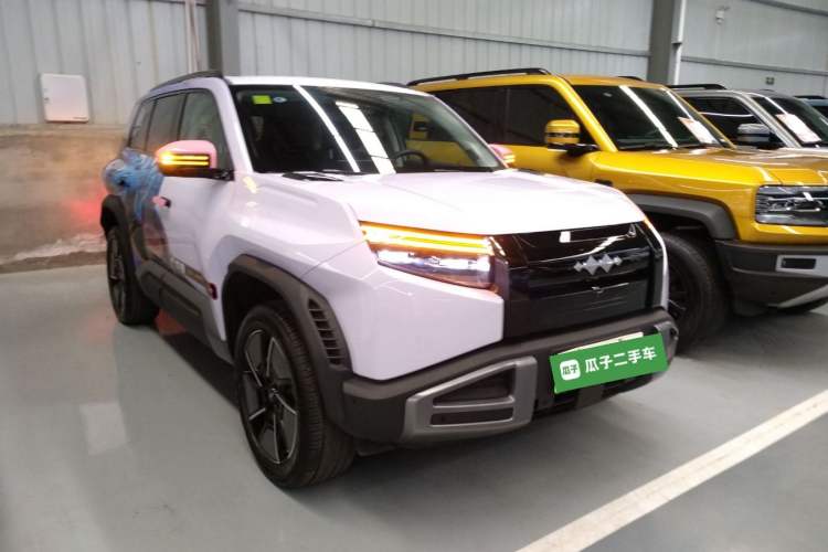 Used Formula Leopard Titanium 3 2025 501KM All-Wheel Drive Intelligent Driving Ultra Version Exterior 1