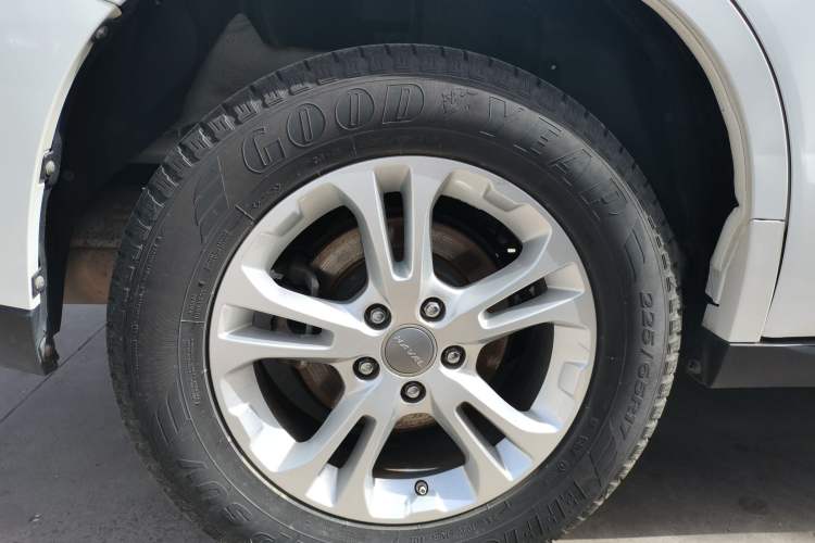 Used Haval M6 2017 1.5T Automatic Two-Wheel Drive Elite Model Right Rear Wheel Hub