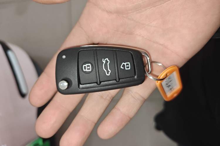 Used Chery QQ Ice Cream 2025 205km Qi Energy Version Vehicle Key