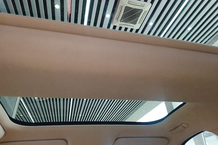 Used Hima AITO M8 2025 Extended-Range Max+ Version 53.4 kWh 6-Seater Edition Headliner