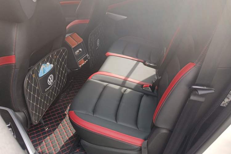 Used SOL X8 2021 300T DCT Leading Smart Connectivity Version 7 Seats
