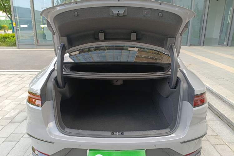 Used BYD Han 2025 EV with 701 km of Laser Radar-Enabled Intelligent Driving